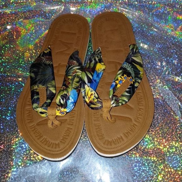 🎉Robin Ruth Miami Tropical Print Flip Flops - Picture 8 of 8